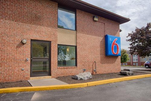 Motel 6 East Syracuse, NY - Airport