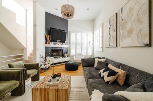 Hollywood Hills & Sunset Strip Home w Hottub in Los Angeles, USA