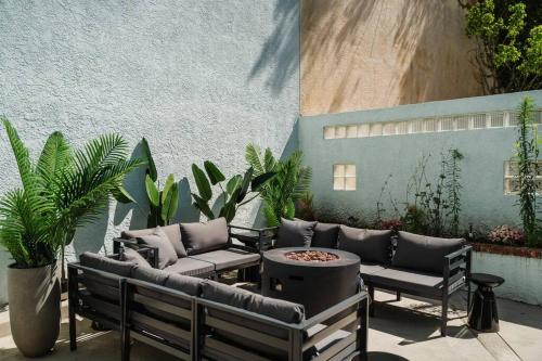 Hollywood Hills & Sunset Strip Home w Hottub in Los Angeles, USA
