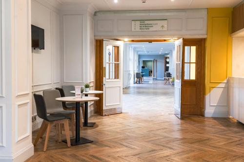 Holiday Inn Doncaster A1- M Jct 36 an IHG Hotel - image 2