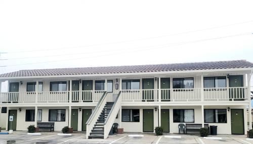 Soledad Motel 8 - image 12