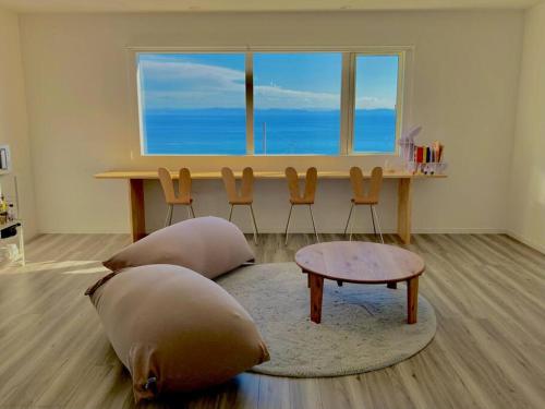 「淡路島一棟貸宿　野うさぎ 」高台から海を望む貸別荘！2023年新築離れの素泊まり