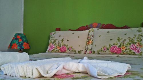 1 double bed, 1 twin bed