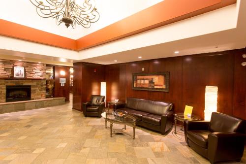 Holiday Inn Express & Suites Drayton Valley By IHG - 숙소 외관