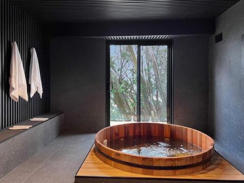 Pezsgőfürdő, Lakeside Falls Creek in Falls Creek