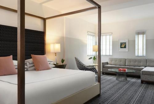524677137 Kimpton Surfcomber Hotel by IHG