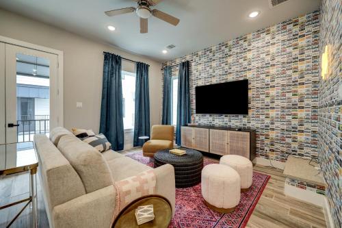 Hip Heights Home, 4bd, Location