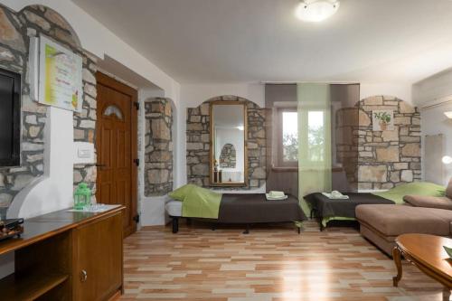 Rosello 1 by Briskva in Antenal