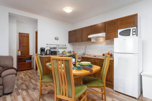 Rosello 1 by Briskva in Antenal