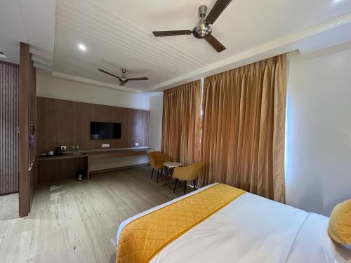 Hotel Three Seasons photo 2