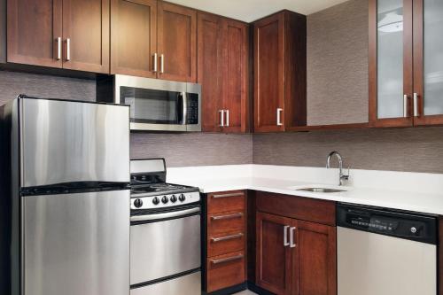 Residence Inn by Marriott Fort Myers at I-75 and Gulf Coast Town Center - image 8