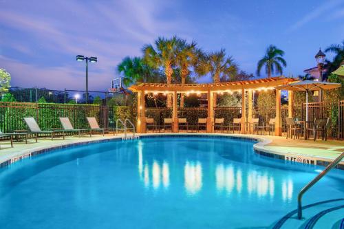 Residence Inn by Marriott Fort Myers at I-75 and Gulf Coast Town Center - image 12