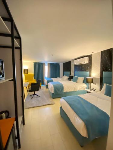 room detail thumbnail 1