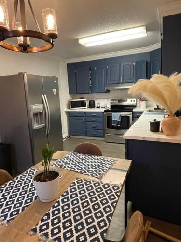. Cozy1King1Queen/1.5bth2min Frm UpTown