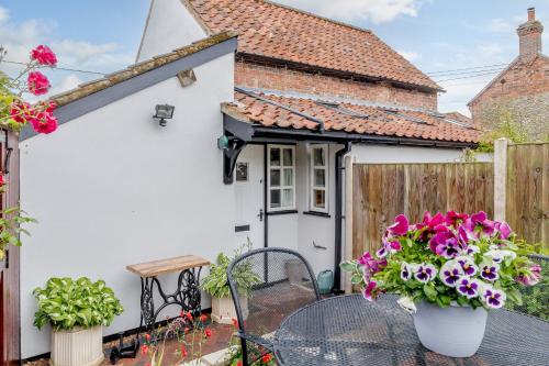 Hollyhedge Cottage