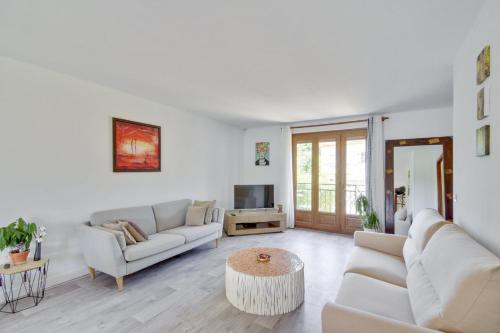 Authentic family home in Neuilly-sur-Marne - Chambre d'hôtes - Neuilly-sur-Marne