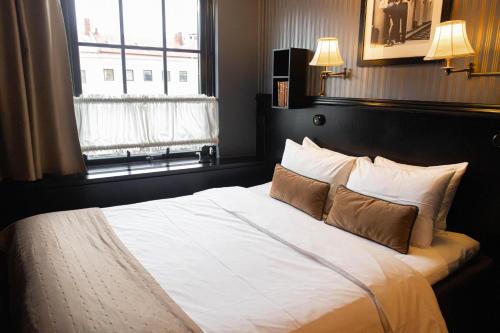 Mini Double Room image 4