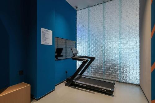 524718814 Holiday Inn Express Chongqing Nanbin Road by IHG