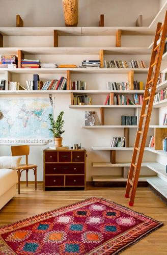 Bright and Peaceful Apartment in Historic Palazzo, Bologna
