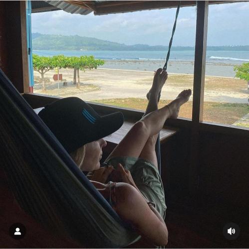 Nias Shady Palm surfcamp in Botohilitano