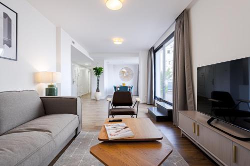 Feelathome Goya Apartments - image 2