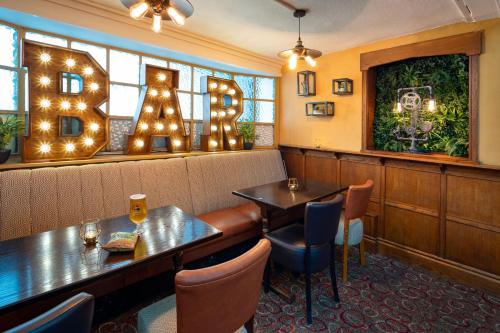 Boars Head Hotel - image 11