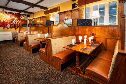 波爾斯黑德酒店 (Boars Head Hotel) in 卡馬森市中心