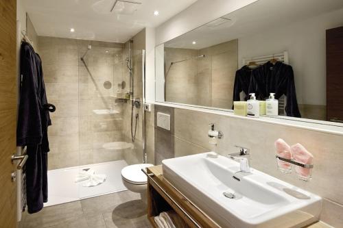 Hotel Holiday - image 9