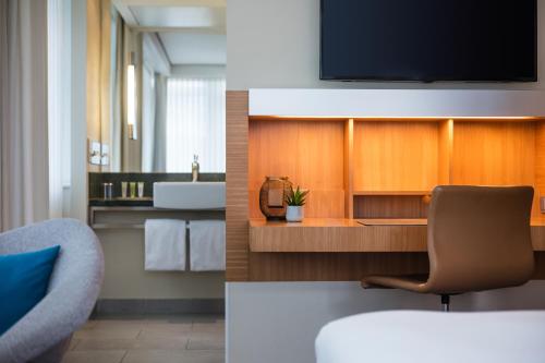 room detail thumbnail 1