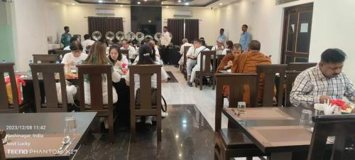 บริการและสิ่งอำนวยความสะดวก, J P PALACE in กุศินคร