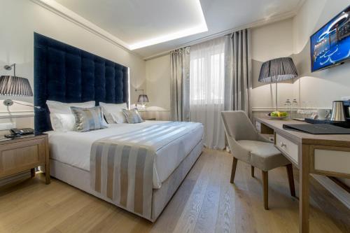 Standard Double or Twin Room image 2