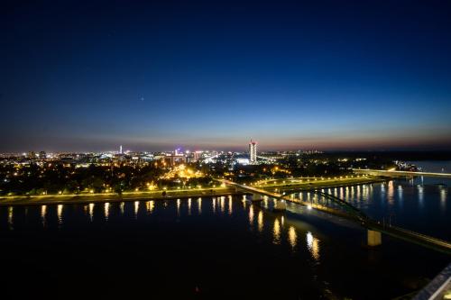 BW Residences penthouse 2BDR with pool&gym