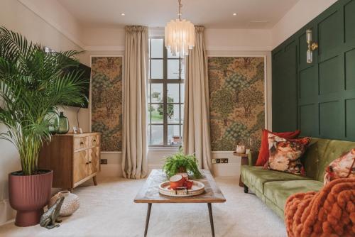 Luxury, Castle View Apartment Windsor Town Centre, Windsor (photo 9)