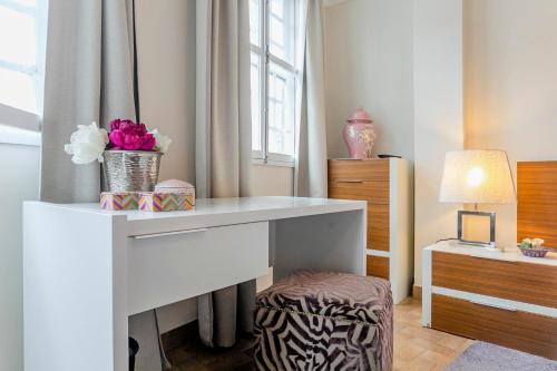 Stunning Clerigos Duplex apartment in the heart of Porto - image 5