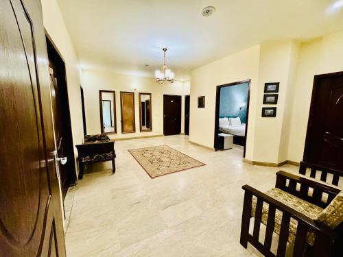 Shelton Hotel Lahore - image 4