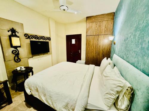 Shelton Hotel Lahore - image 5