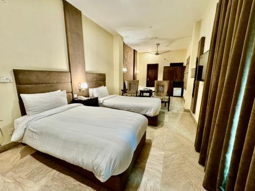 Shelton Hotel Lahore - image 14