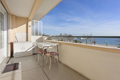 Appartement front de mer, Fréjus