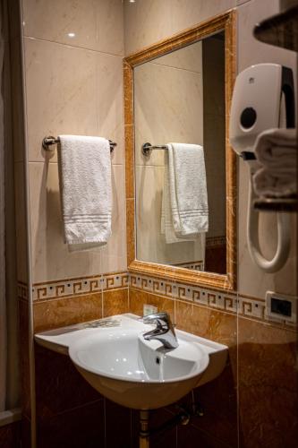 Hotel Mary - main image