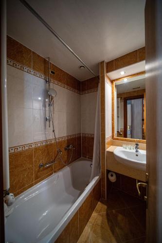 Hotel Mary - image 13