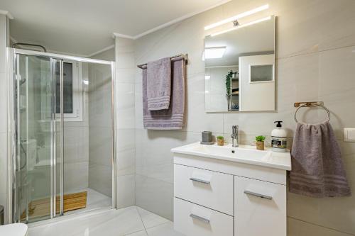 Periklis Luxury apartment - image 6