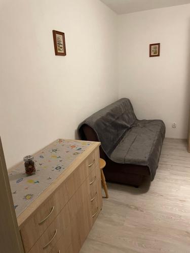 1 king bed, 2 sofa beds