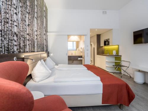 Eco Suite Hotel - image 12