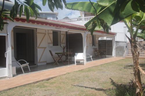 LA BERCEUSE CREOLE in Sainte Anne