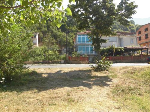 BATO Rooms in Elshani