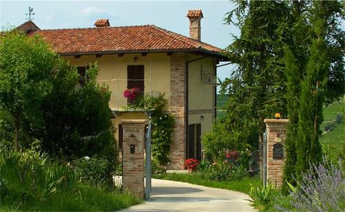 Agriturismo Tre Stelle - Accommodation - Barbaresco