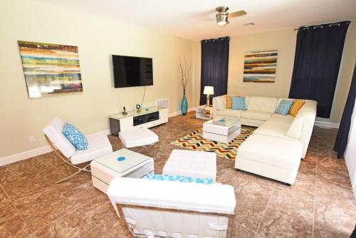Last Minute Disney Getaway! Private Pool, Hot Tub & Games Room. Book Now! #17558 in Orlando, USA