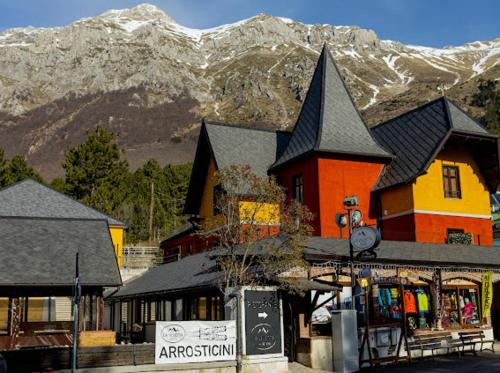 La Villetta Food & Drink Rooms for Rent - No Reception - 4
