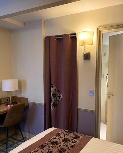 Deluxe Double Room with Terrace image 6