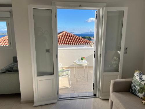 Spetses maisonette 2 bedrooms for 6 persons.